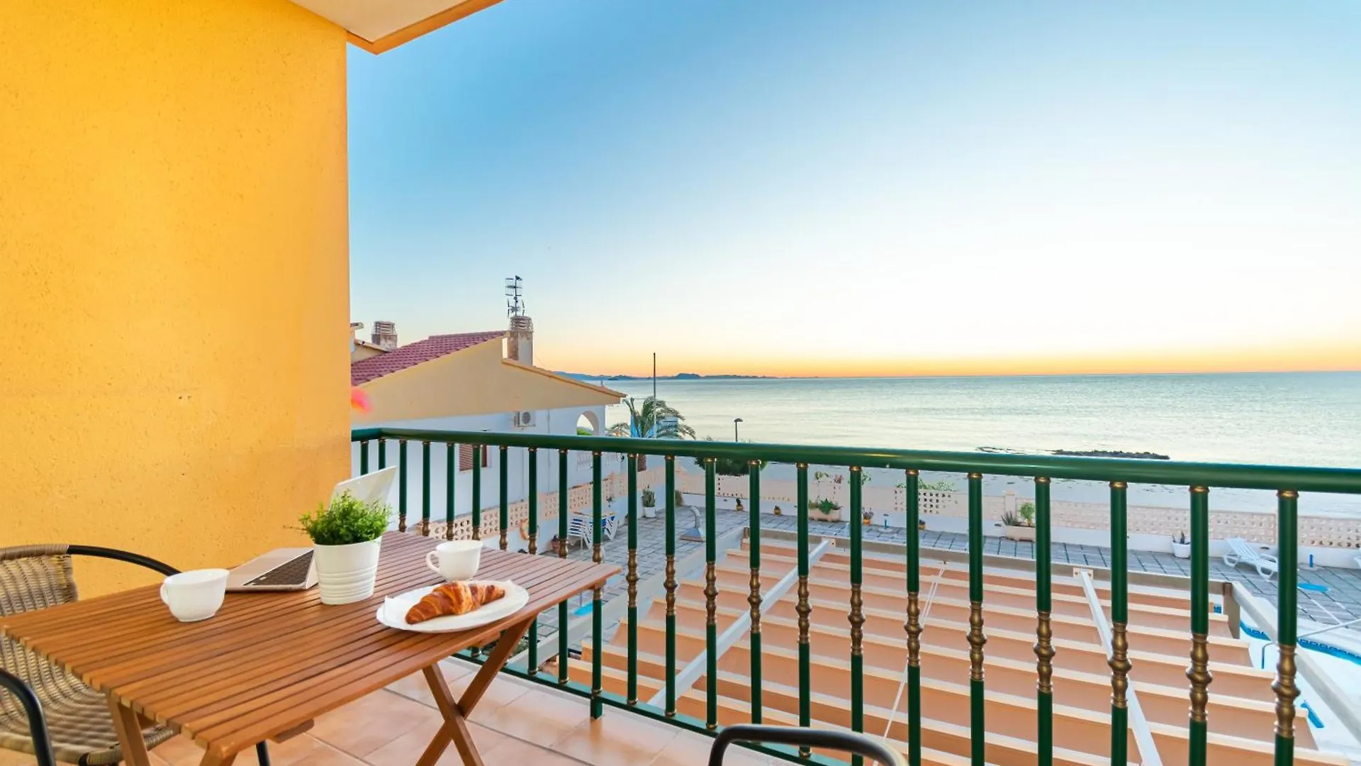 Comodo Apartamento En El Calon Playa Frente Al Mar